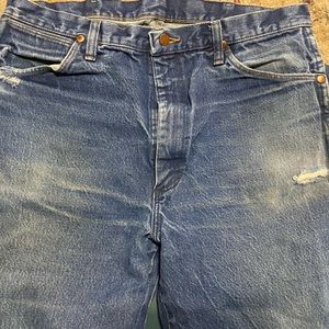 Men’s wrangler 36x38  distressed